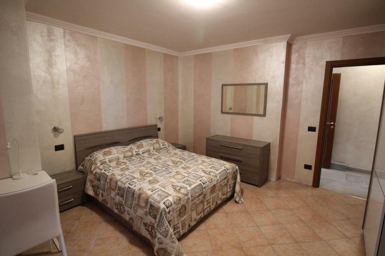 Del Prado Aparthotel Riva Ligure Kültér fotó