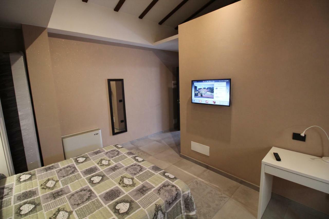 Del Prado Aparthotel Riva Ligure Kültér fotó