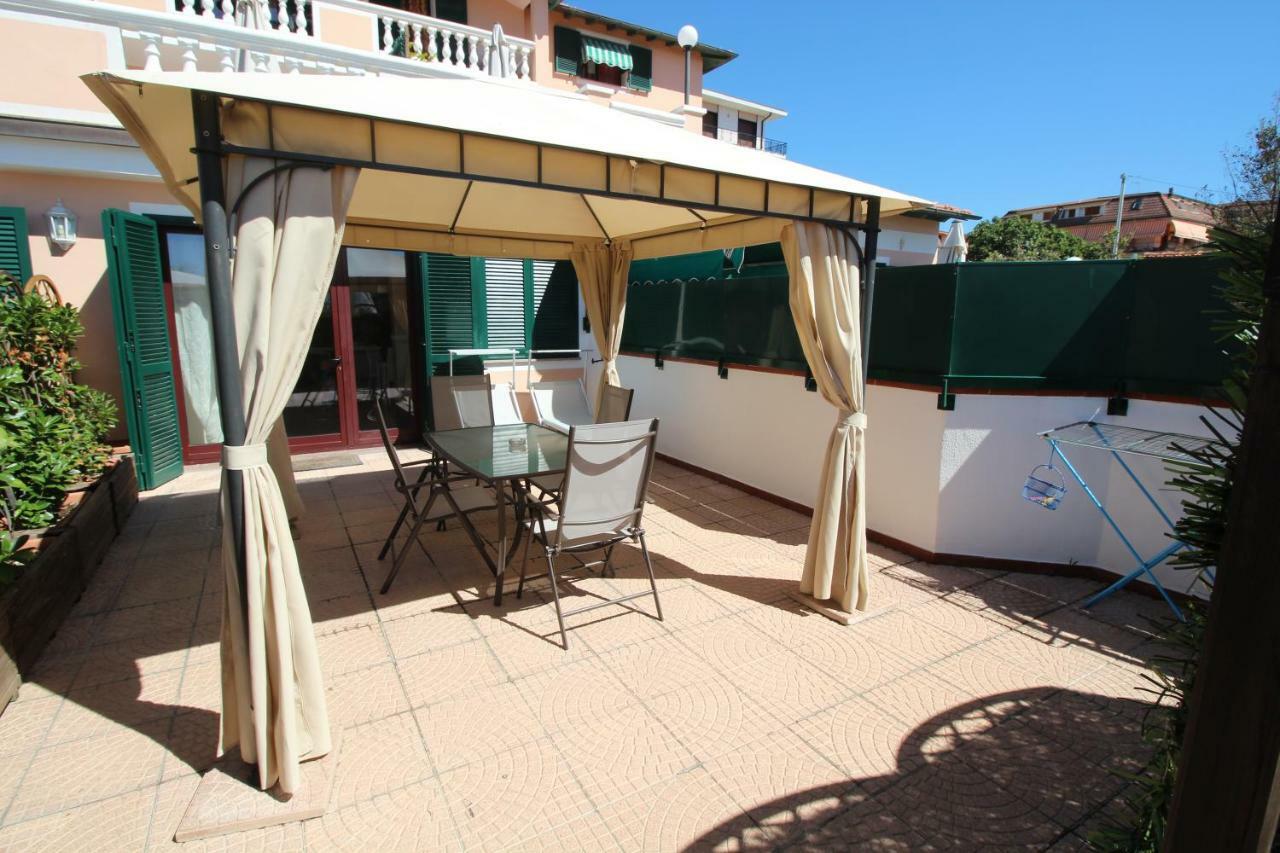Del Prado Aparthotel Riva Ligure Kültér fotó